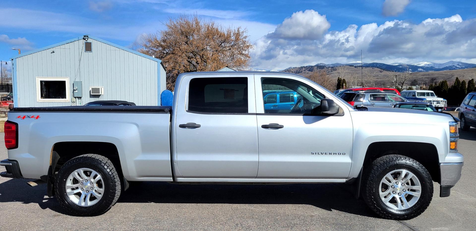 2014 Silver /Gray Chevrolet Silverado 1500 LT (3GCUKRECXEG) with an 5.3L V8 engine, 6 Speed Auto transmission, located at 450 N Russell, Missoula, MT, 59801, (406) 543-6600, 46.874496, -114.017433 - Nice 4WD. 5.3L V8. 6 Speed Automatic Transmission. Bose Sound System. Navigation. Bluetooth. Backup Camera. Remote Start. Power Drivers Seat. Towing. Rear Parking Sensors. - Photo#7